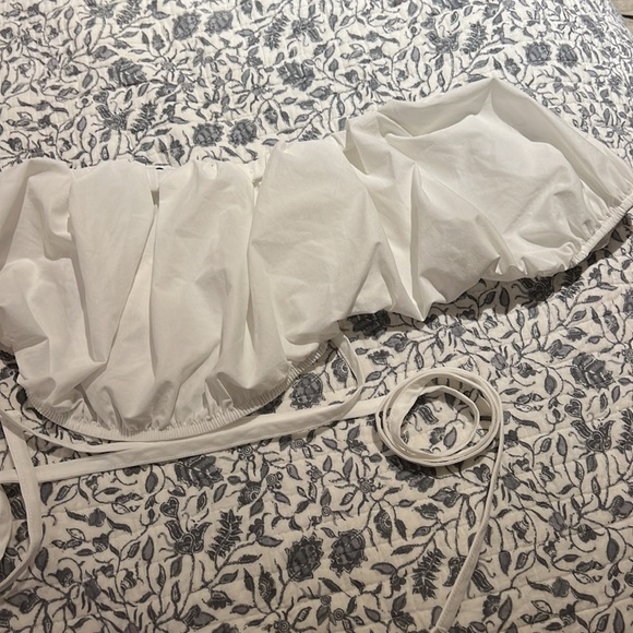 NWT ZARA over the shoulder balloon sleeve cropped top - Picture 7 of 9